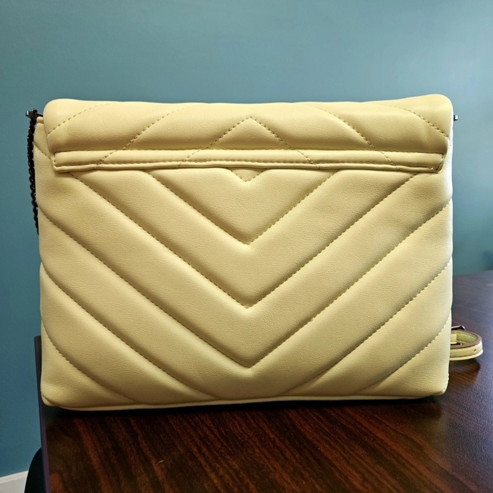 "A New Day" Quilted Crossbody NWT - Picture 5 of 9